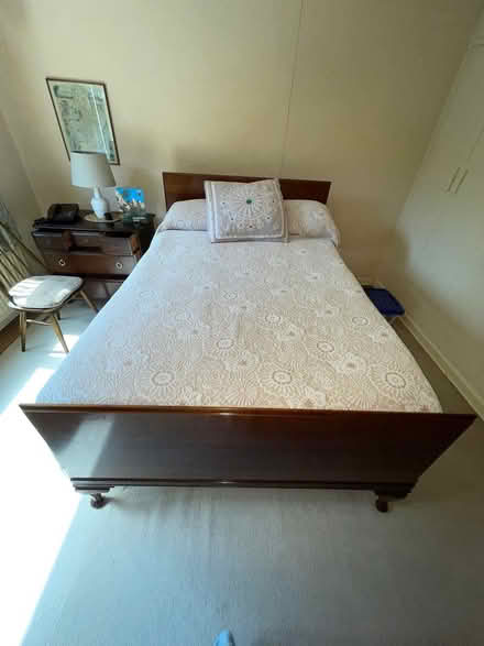 Photo of free Beautiful double bed (Nottingham NG16) #1