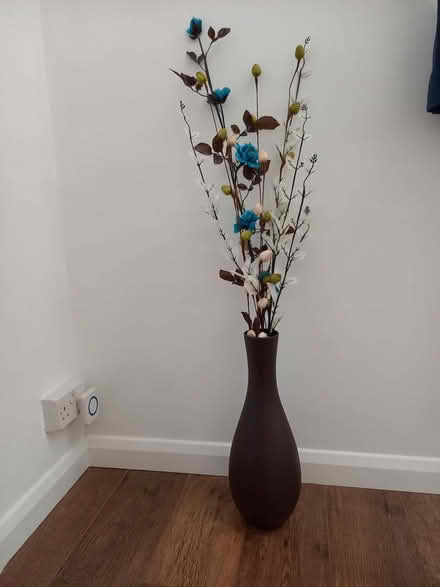 Photo of free Vase with plastic flowers (New Parks LE3) #1