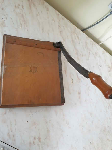 Photo of free Guillotine- old style (Letchworth SG6) #1