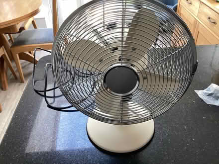Photo of free Desk fan (Lightcliffe HX3) #1