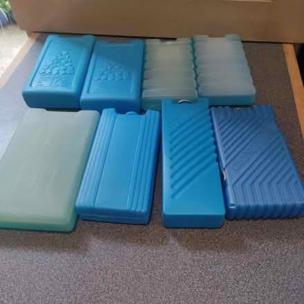 Photo of free 8 small freezer packs (Beckenham BR3) #1