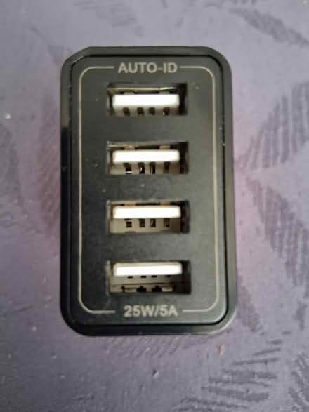 Photo of free USB multi charger (Roffey) #2