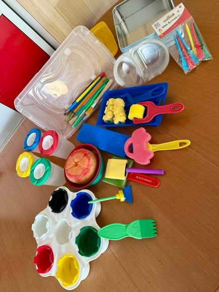 Photo of free Paint pots and brushes for children (LU2) #2