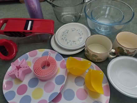 Photo of free Assorted kitchen items (Galmpton TQ5) #2