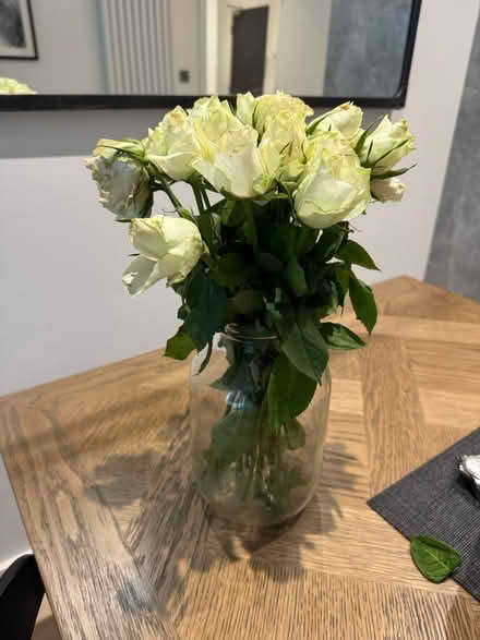 Photo of free Glass vase (Bow E3) #2