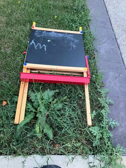 Photo of free Easel (Britannia/Terry Fox) #1