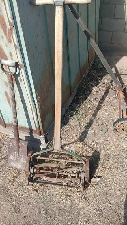 Photo of free 2 vintage push mowers (west phoenix/glendale area) #1