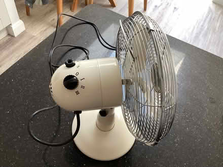 Photo of free Desk fan (Lightcliffe HX3) #2