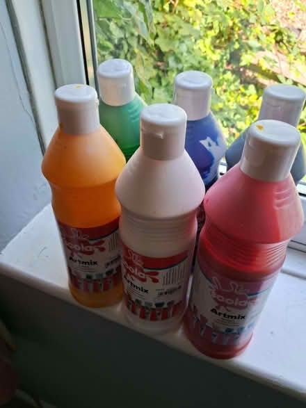 Photo of free 6 pots of poster paint (Hillsborough S6) #1