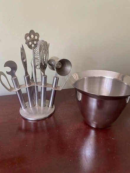 Photo of free bar set (Newtonville) #2