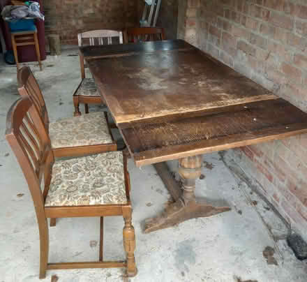 Photo of free Bwrdd a 4 cadair / Table and 4 chairs (Bangor LL57) #1