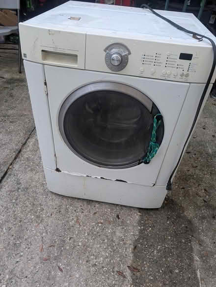 Photo of free Working dryer and nonworking washer (Moss Bluff/Ocala Nat. forest) #4