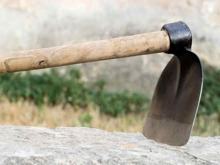 Photo of Hoe (Garden tool) (CV4 (Bushberry Avenue)) #1