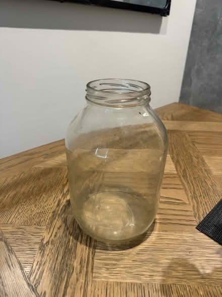 Photo of free Glass vase (Bow E3) #1