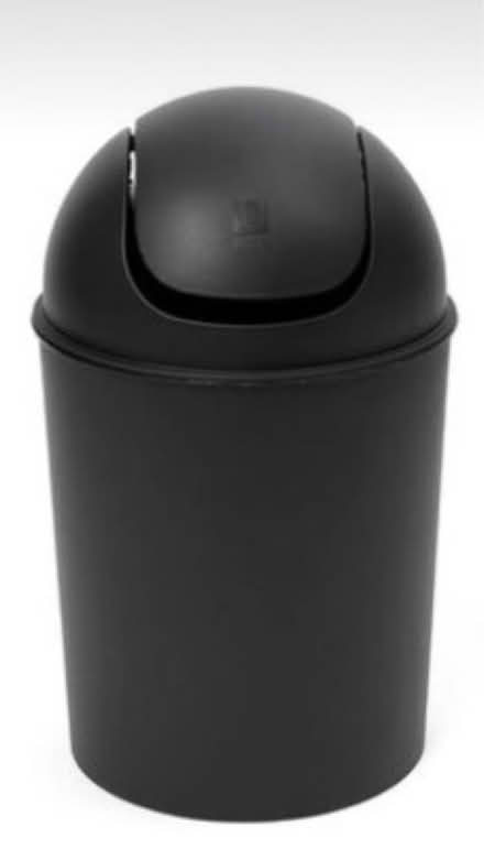 Photo of free mini waste-bin lid (Wateridge Village) #1