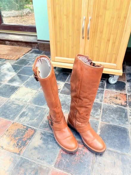 Photo of free Clarks Leather Boots - Size 6 (Latchingdon CM3) #4