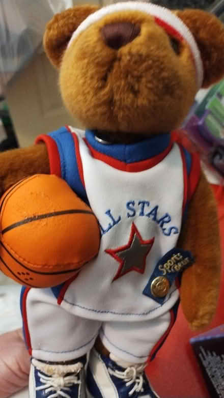 Photo of free Bear basketball player (Allen) #1