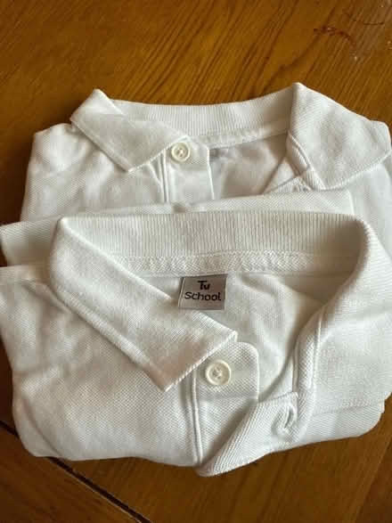 Photo of free White polo t shirt (DE24) #1
