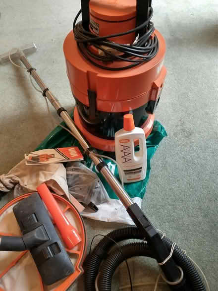 Photo of free VAX Carpet Cleaner (Guildford GU2) #1