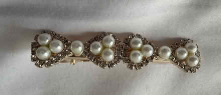 Photo of free Pearl hair clip (Beaconsfield HP9) #2