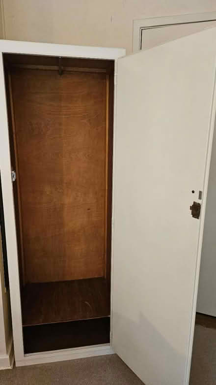 Photo of free Cream Wardrobe (Church Street. NG17) #1