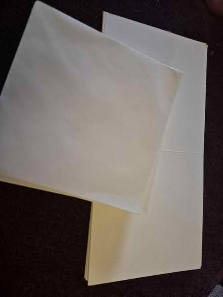 Photo of free Blank cards and envelopes (Hollinswood TF3) #1