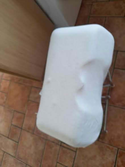 Photo of free Pillow (MK41) #1