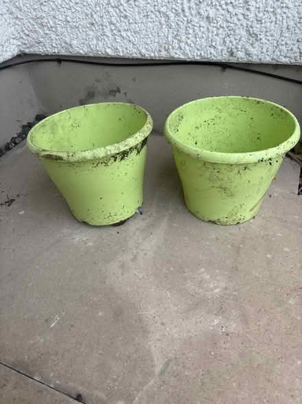 Photo of free Plant pots (20cm) (Oxenholme LA9) #1