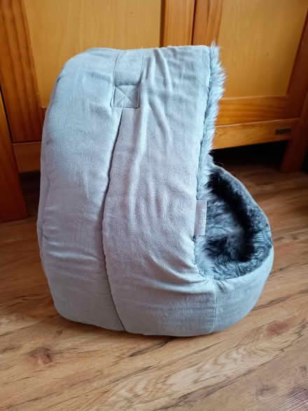 Photo of free Cat bed for a small cat (LU7 Leighton Buzzard) #2