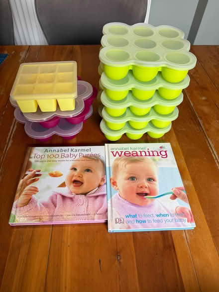 Photo of free Weaning trays and books . Great clean condition (Hatching Green AL5) #1