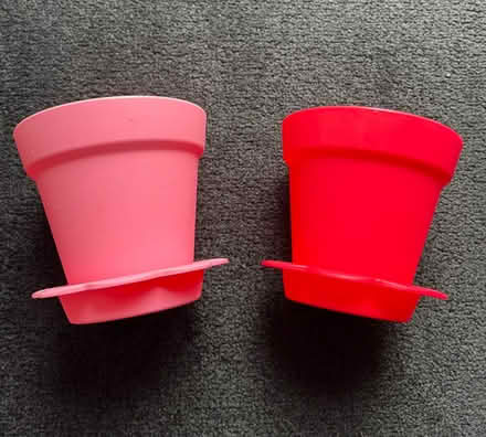 Photo of free Plastic pots w/ removable saucer (San Leandro) #1