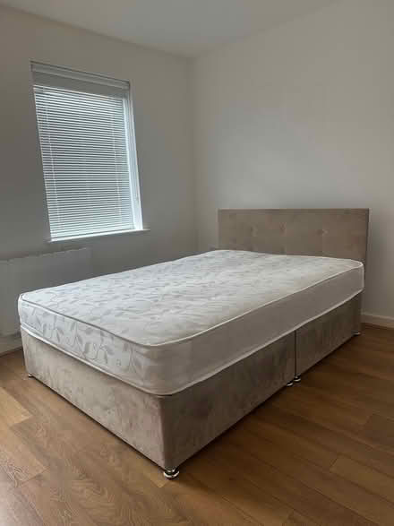 Photo of free King-size bed (Pe12rn) #1