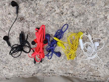 Photo of free Selection of ear phones (Odd Down) #1