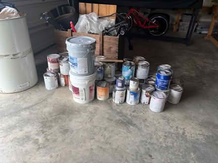 Photo of free Variety of paints and primers (Purcellville) #1