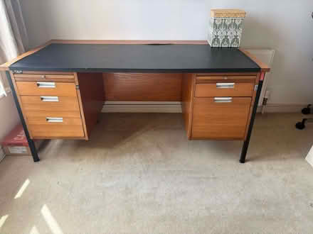 Photo of free Desk. (Greenwich Peninsula SE10) #1