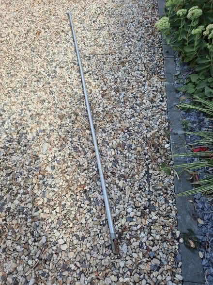 Photo of free Washing line prop (Holmer Green HP15) #1