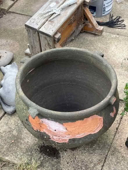 Photo of free Large vintage looking outdoor urn (Clapham, Bedford) #2