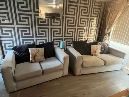 Photo of free 2 and 3 seater settee grey (Ol8) #2