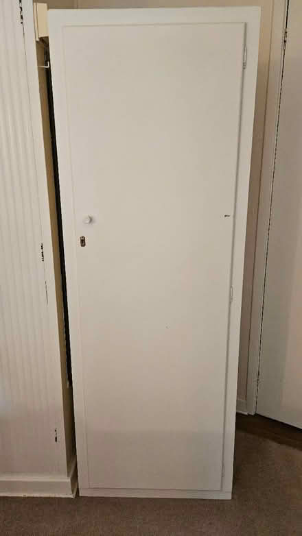 Photo of free Cream Wardrobe (Church Street. NG17) #2