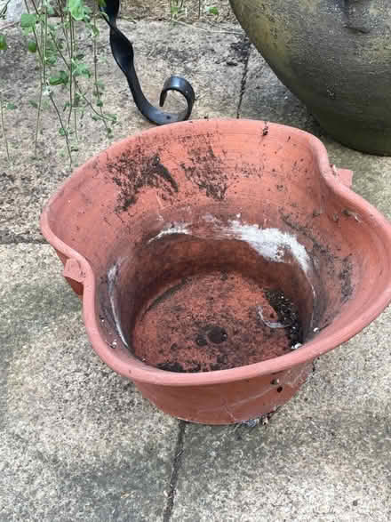 Photo of free Terracotta outdoor pot (Clapham, Bedford) #1