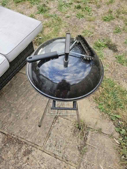 Photo of free Used standing bbq on wheels (North Sheen TW9) #1