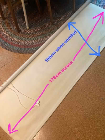 Photo of free White roller blind (not pristine) (Elephant and Castle) #1