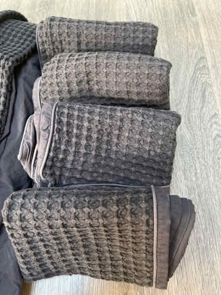 Photo of free Purple Superking Duvet Cover and 4 matching pillowcases. (Southsea PO4) #2