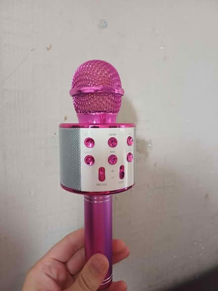Photo of free Bluetooth Karoake microphone (GL4) #1
