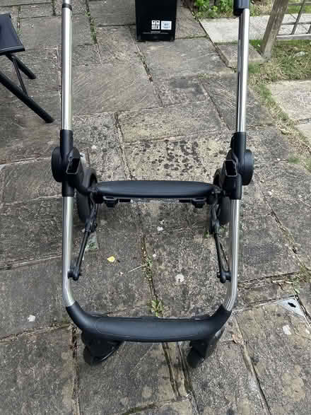 Photo of free iCandy Lime Pram & Carrycot Bundle (Welwyn Garden City AL7) #4