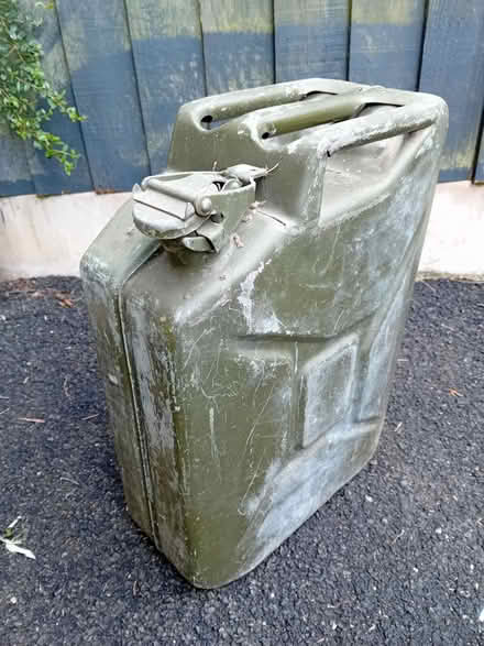 Photo of free Metal tank (Kingston Hill ST16) #1