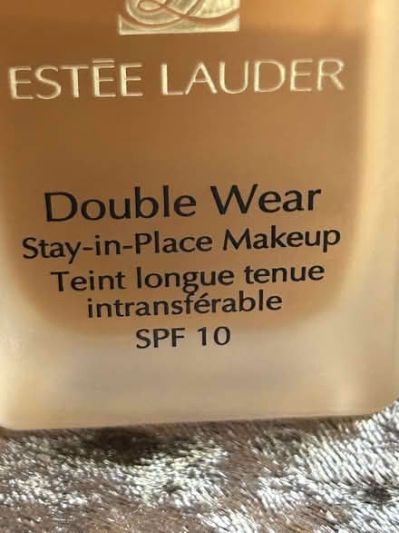 Photo of free Estee Lauder liquid makeup (Monks Hill CR2) #2