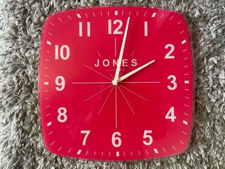 Photo of free “Jones” wall clock (PR5 Clayton brook) #1