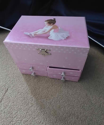 Photo of free Jewellery box (Burghfield Common (RG7)) #1