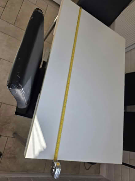 Photo of free Extendable Table and 4 x Chairs (West Cheshunt EN7) #3